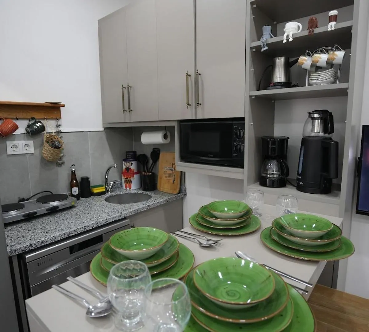 Tram 1 Min!Modern,Comfortable Istanbul Apartment